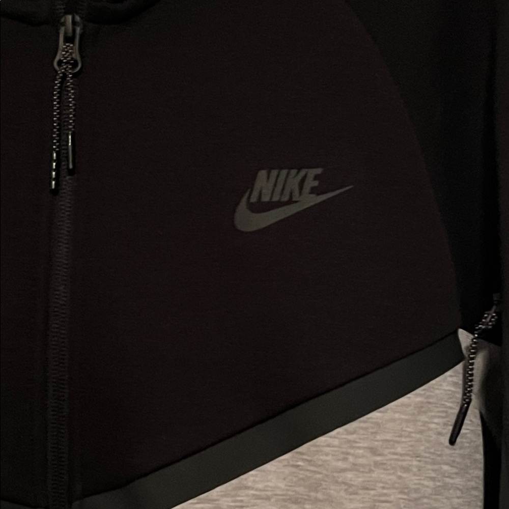 Nike Men’s Two-Tone Black and Gray Zip Up Hoodie - Picture 5 of 11